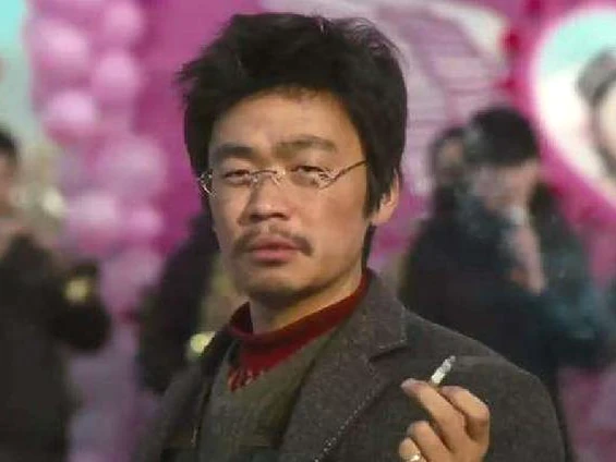 王宝强抽烟